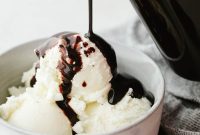 Homemade Chocolate Sauce Recipe: Rich and Silky