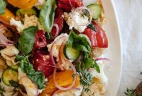 Rustic Panzanella Salad with Tomatoes and Crusty Bread