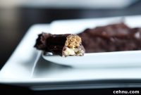 Paleo Twix-Style: Grain-Free Caramel Chocolate Bars