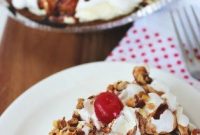 No-Bake Banana Split Pie Recipe