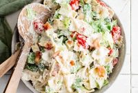 Creamy BLT Pasta Salad with Bacon, Tomatoes and Chives