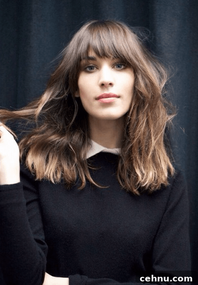 Celebrity Spring Hairstyles to Try This Season 3 alexa chung