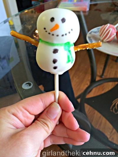 Finished snowman cake pops