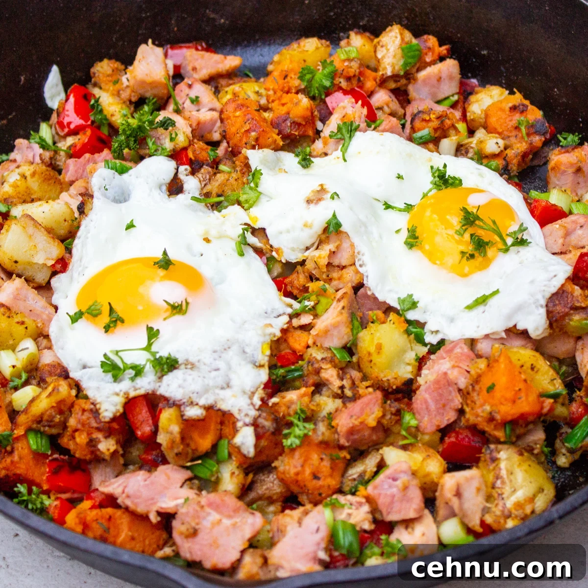 Potato skillet breakfast with ham