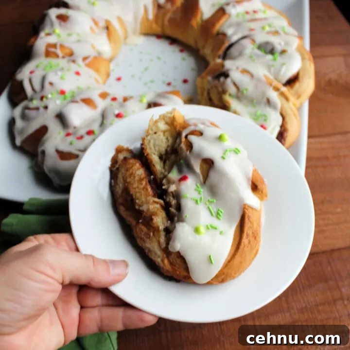 cinnamon roll wreath