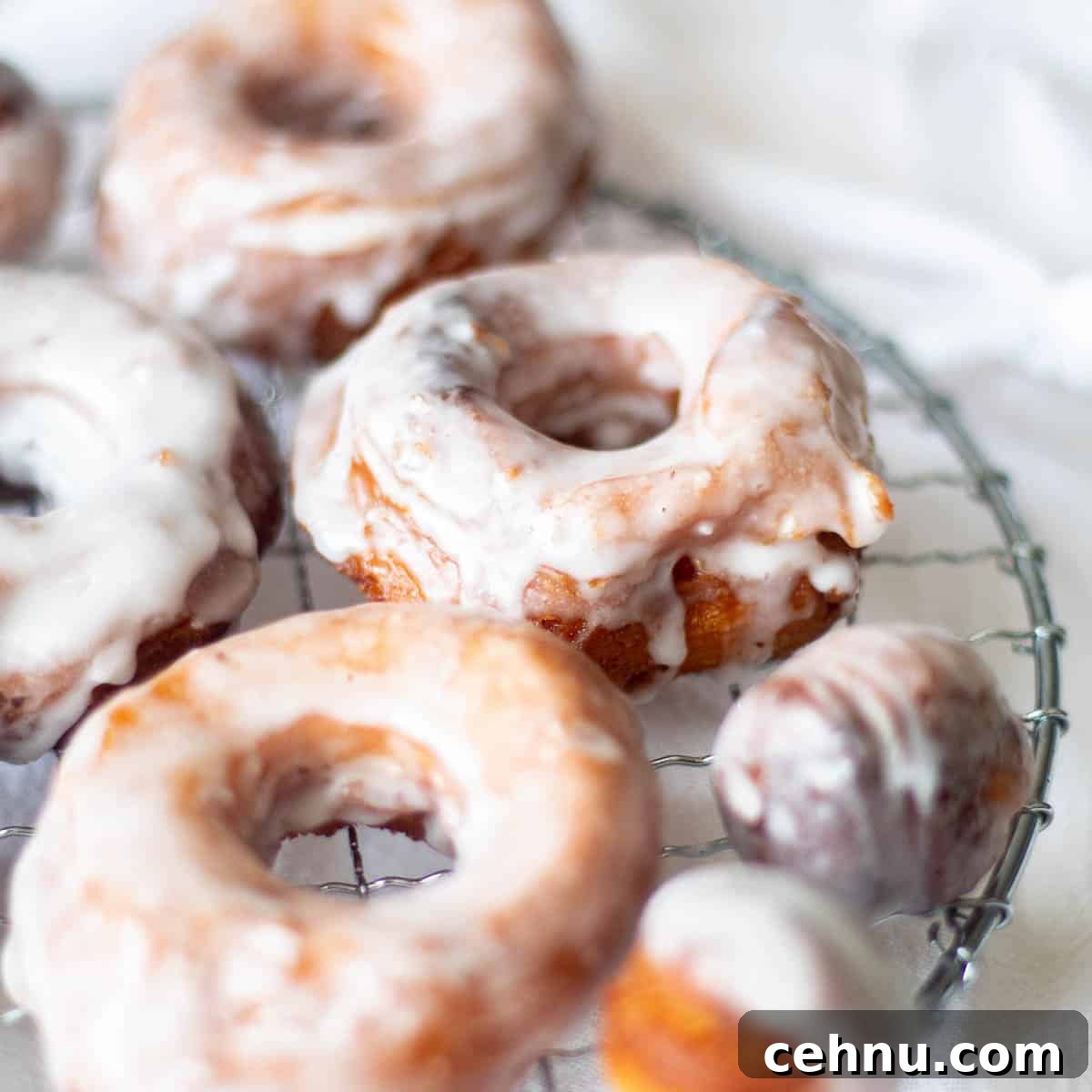 cinnamon roll donuts