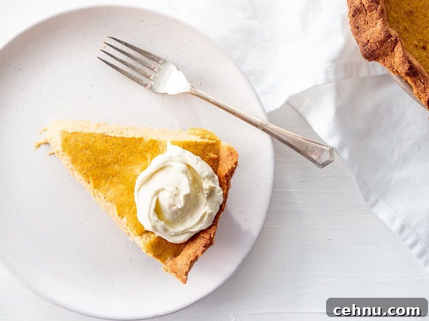 Keto Pumpkin Pie Recipe: Low-Carb Holiday Dessert 3 keto pumpkin pie